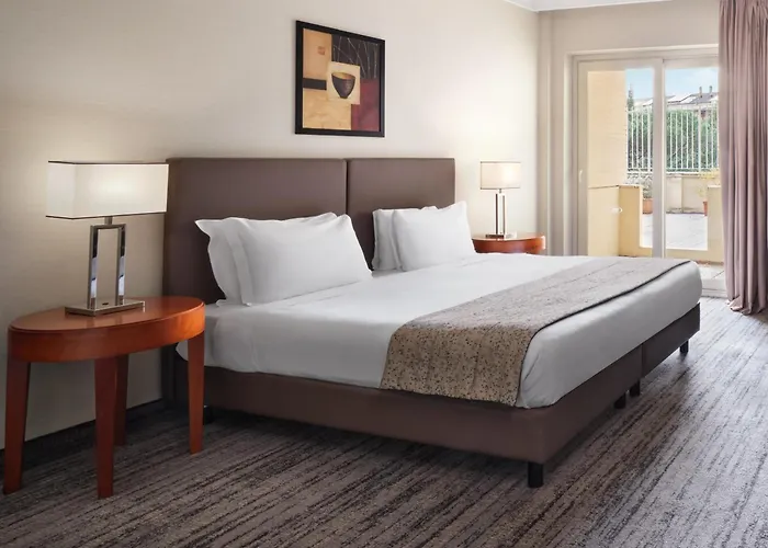 Hotel Crowne Plaza St. Peter's By Ihg 4*